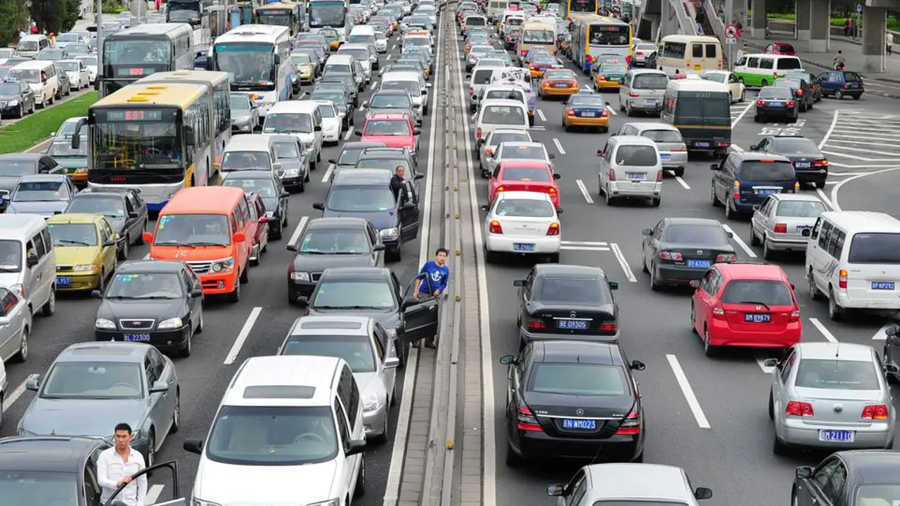 Di Tiongkok, Mobil Juga Punya `e-KTP`