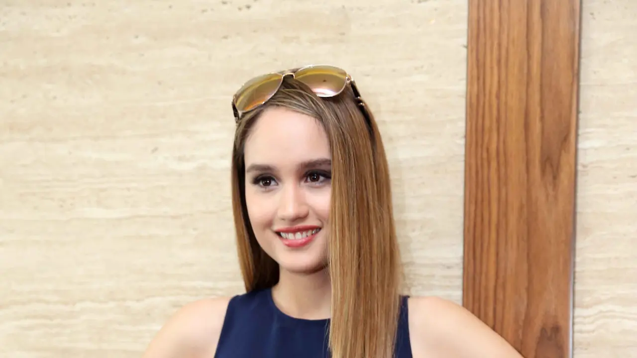 [Bintang] Cinta Laura