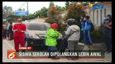 Siswa SMPN 2 Pakem, Sleman, terpaksa dipulangkan lebih awal karena adanya erupsi freatik Gunung Merapi.