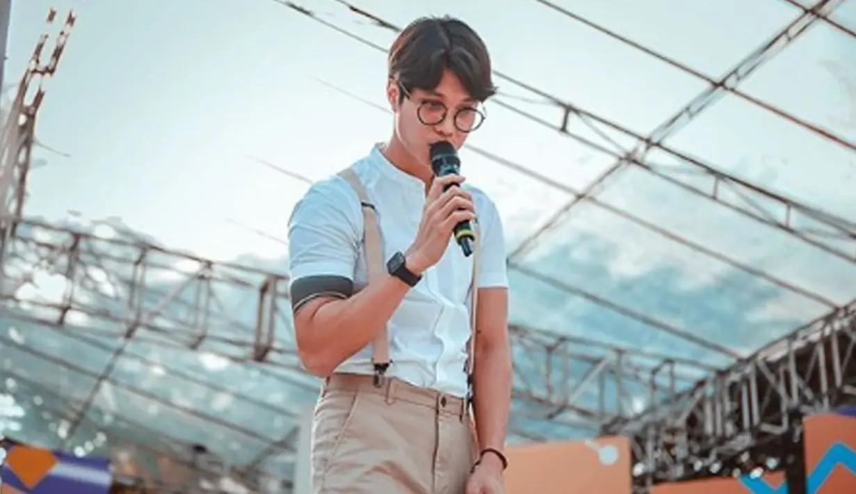 Tidak hanya disebut mirip Lai Gualin eks Wanna One, Dikta juga disebut mirip dengan salah satu aktor korea yaitu Cha Woo Shik. (Liputan6.com/IG/dikta)