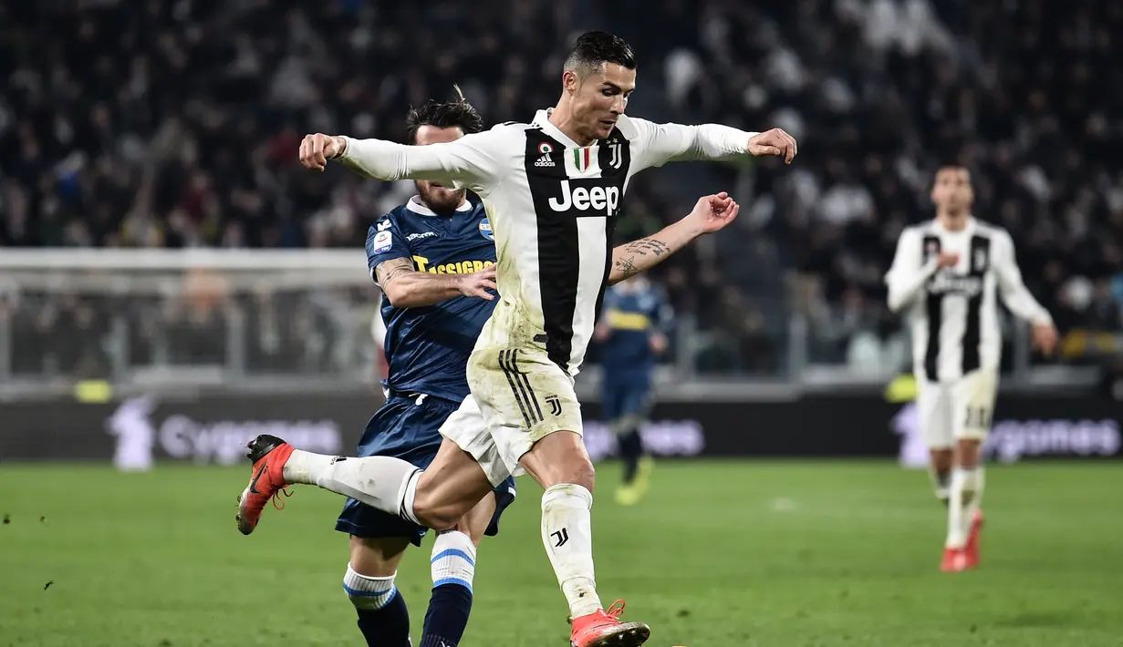 2. Cristiano Ronaldo (Juventus) - 9 gol dan 5 assist (AFP/Marco Bertorello)