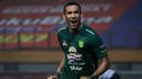 Jose Wilkson berhasil mencetak dua gol pada laga debutnya melawan Persikabo 1973. Ia juga terpilih menjadi starting terbaik pada pekan kedua BRI Liga 1 2021/2022. Penyerang asal Brasil tersebut telah mengoleksi tiga gol di seri pertama ini. (Bola.com/Bagaskara Lazuardi)