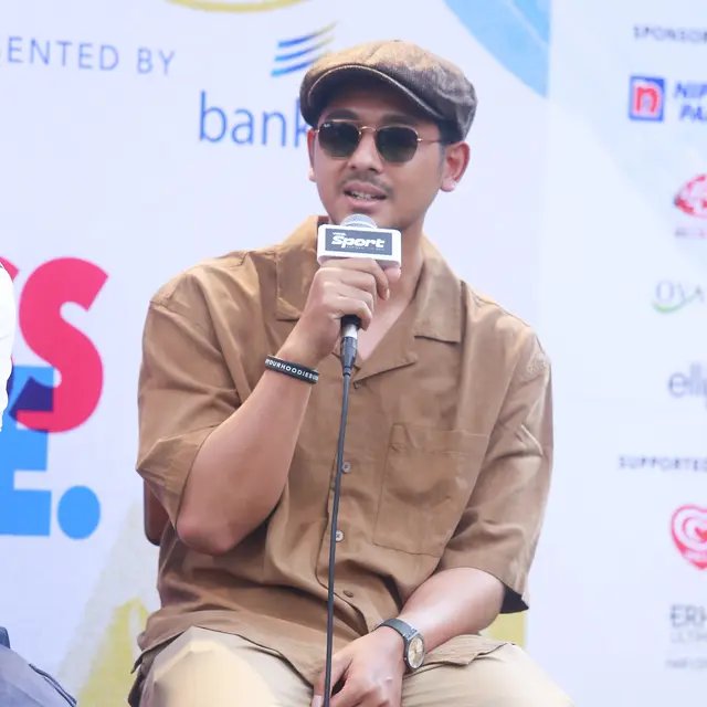 [Fimela] Arya Saloka Tepok Bulu 2023