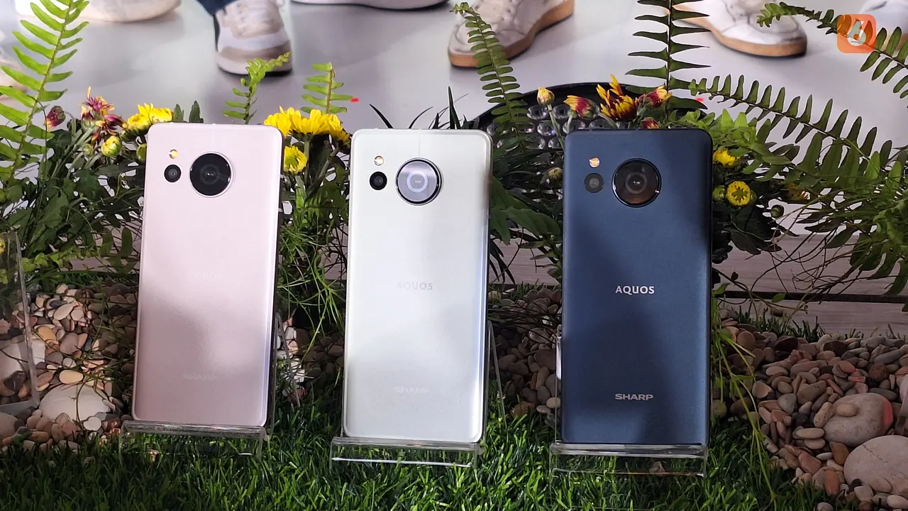 Penampakan Sharp Aquos Sense8 terbaru yang baru dirilis