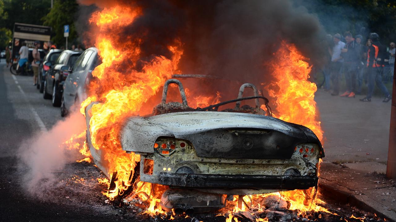 Demonstran KTT G-20 Bentrok Dengan Polisi