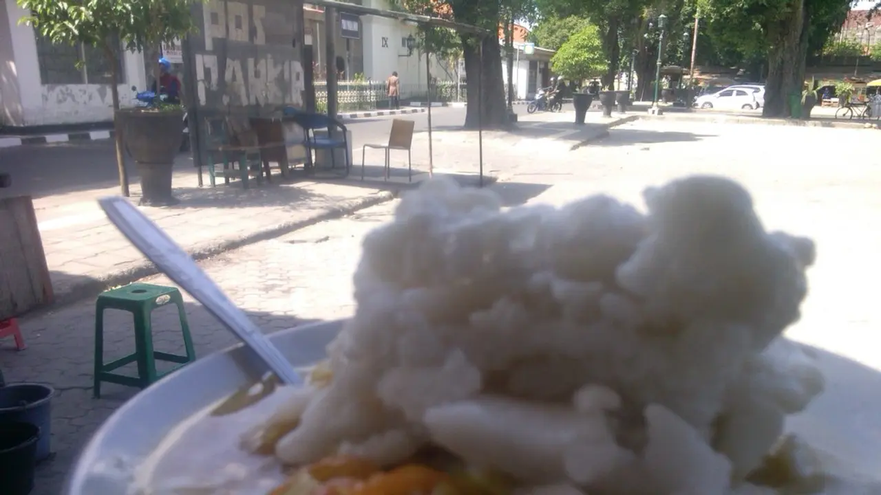 Cuaca Panas di Yogyakarta, Enaknya Makan Rujak Es Krim Pakualaman