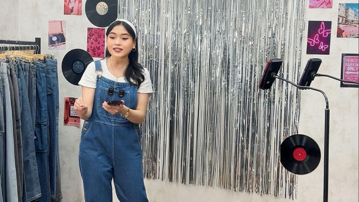 Fenomena Live Skincare di Media Sosial: Edukasi atau Overclaim yang Berbahaya?