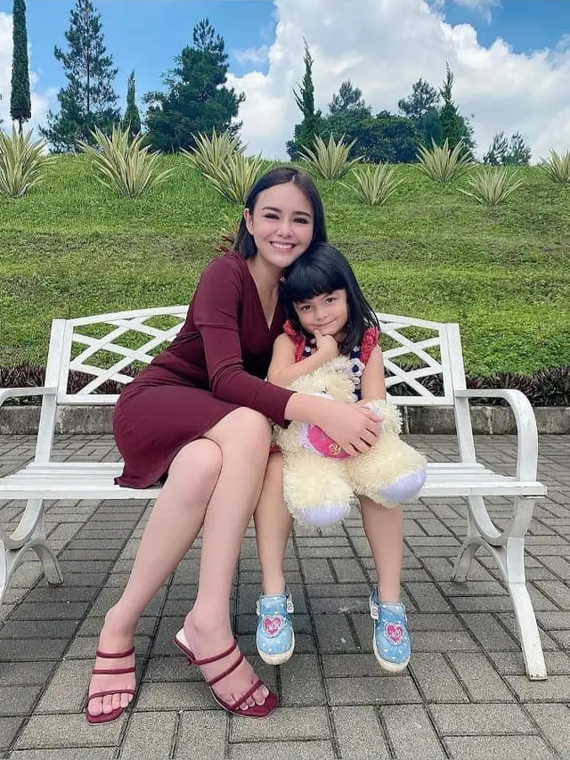Jadi Ibu dan Anak di Sinetron, Ini 7 Kebersamaan Amanda Manopo dan Fara Shakila
