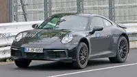 Porsche menguji mobil baru. (Mobil1)