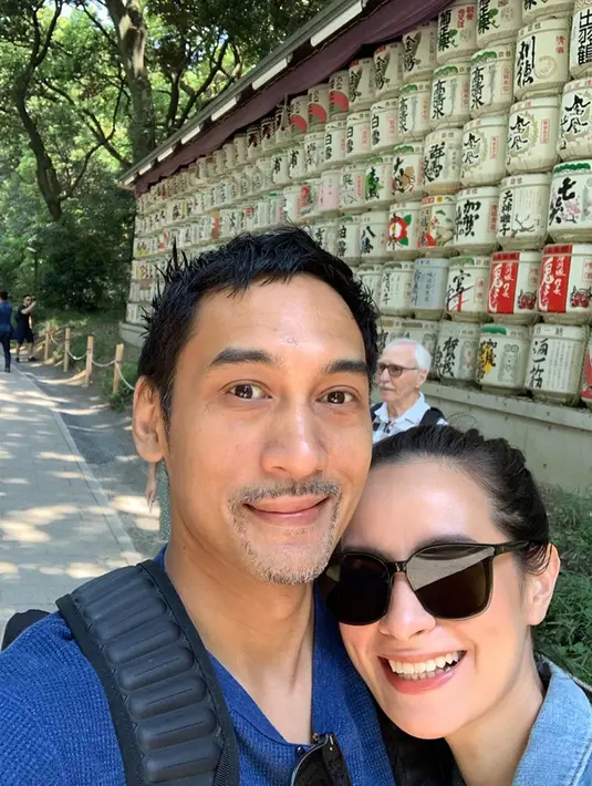 Restu Sinaga dan Vicky Monica