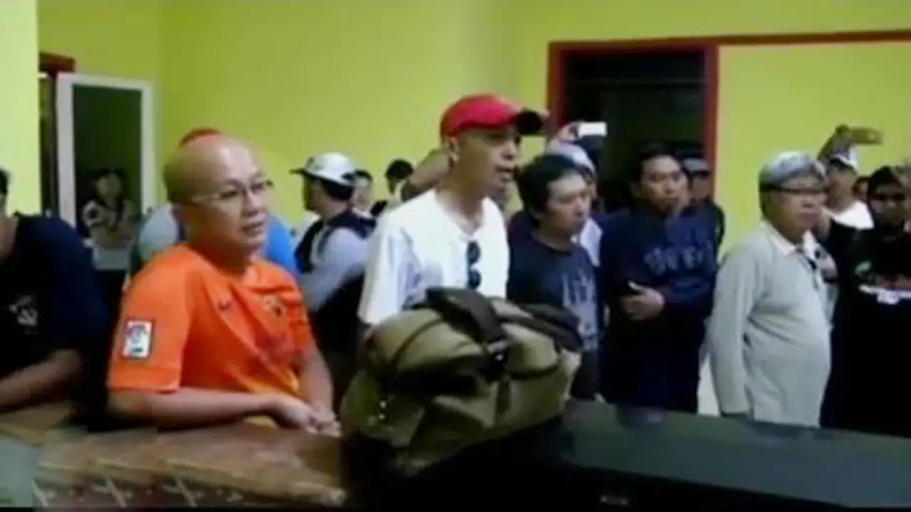 Batal Terbang, Penumpang Wings Air Adu Mulut di Bandara Kota Buli