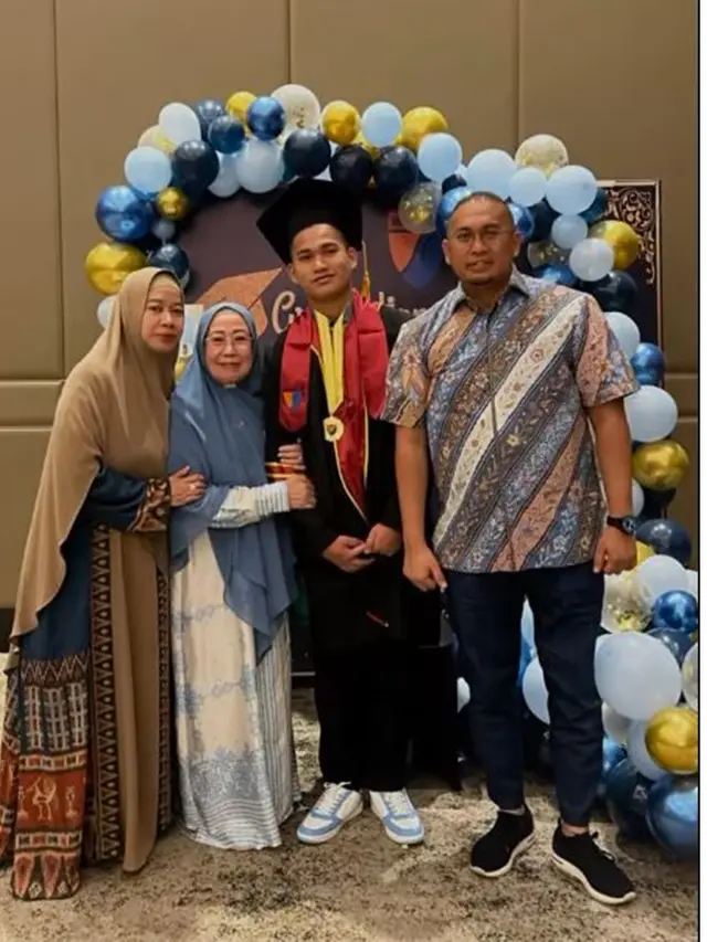 6 Momen Ammar Adik Azizah Salsha Wisuda Kelulusan SMA, Banjir Ucapan Selamat