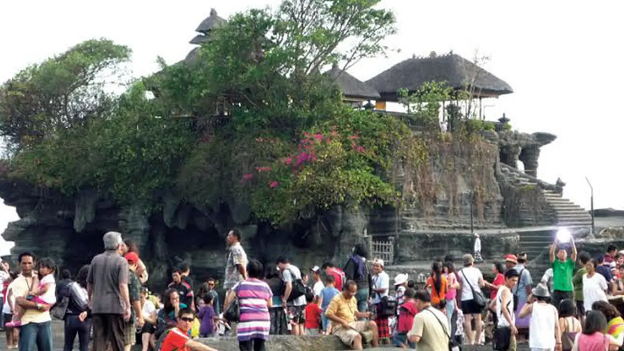 Tanah Lot, Pesona Bali yang Tak Pernah Mati