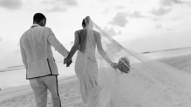 6 Potret Pernikahan Julie Estelle dan David Tjiptobiantoro, Digelar di Maldives