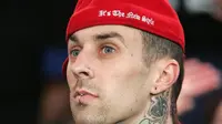 Travis Barker Blink-182 Berani Terbang Lagi, Kalahkan Trauma Kecelakaan Pesawat Mengerikan Tahun 2018