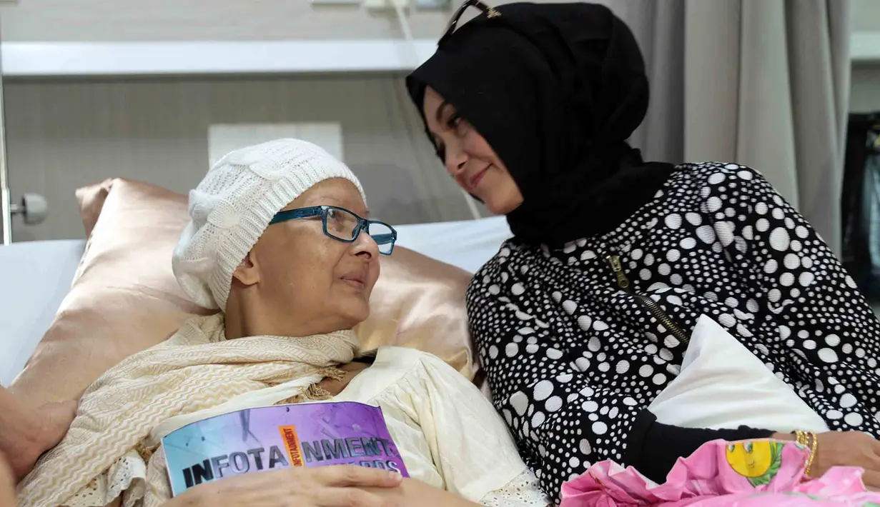 Sebagai bentuk dukungan pada artis senior Yana Zein, ajang penghargaan Infotainment Awards 2017 SCTV menggalang dana guna membantu kesulitan ekonomi yang dialami oleh artis senior tersebut. (Deki Prayoga/Bintang.com)