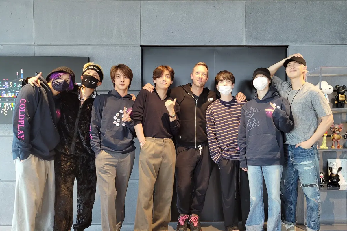 Coldplay dan Chris Martin. (Twitter/ BTS_twt)