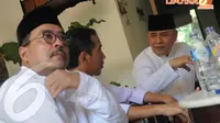 Di Serang, Jokowi menyempatkan diri untuk bersilaturahmi ke rumah keturunan Sultan Banten, Tubagus Ismetullah Al Abbas (Liputan6.com/Herman Zakharia)