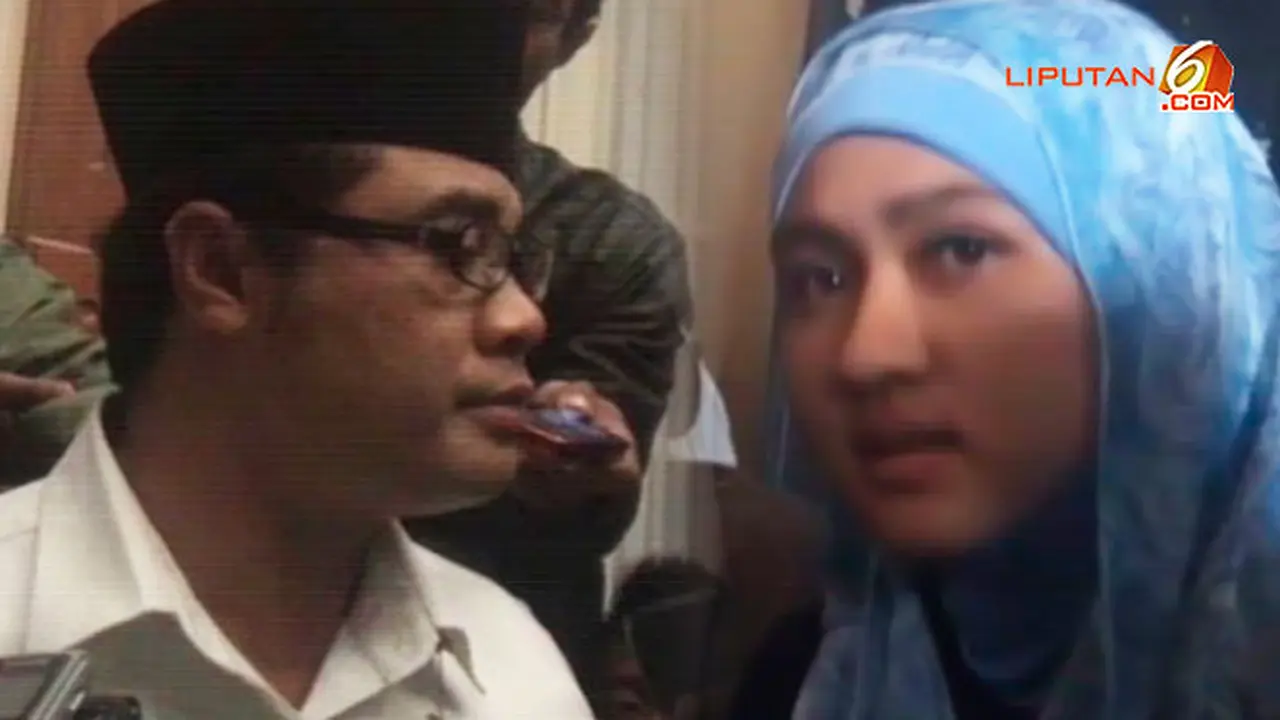 bupati-garut-aceng121125a.jpg