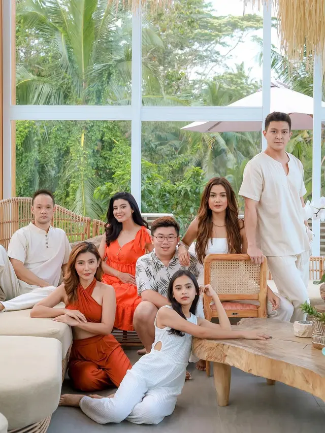 7 Potret Akrab Pemeran Mega Series Suara Hati Istri: Anjani Usai Syuting Berakhir
