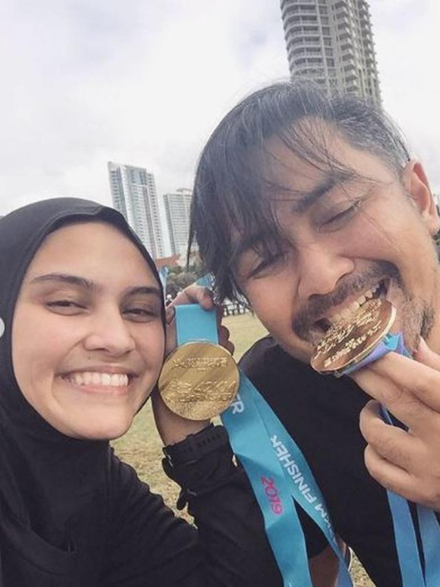 Wallpaper Ternyata Zee Zee Shahab Rajin Lari Karena Dipaksa Suami Showbiz HD