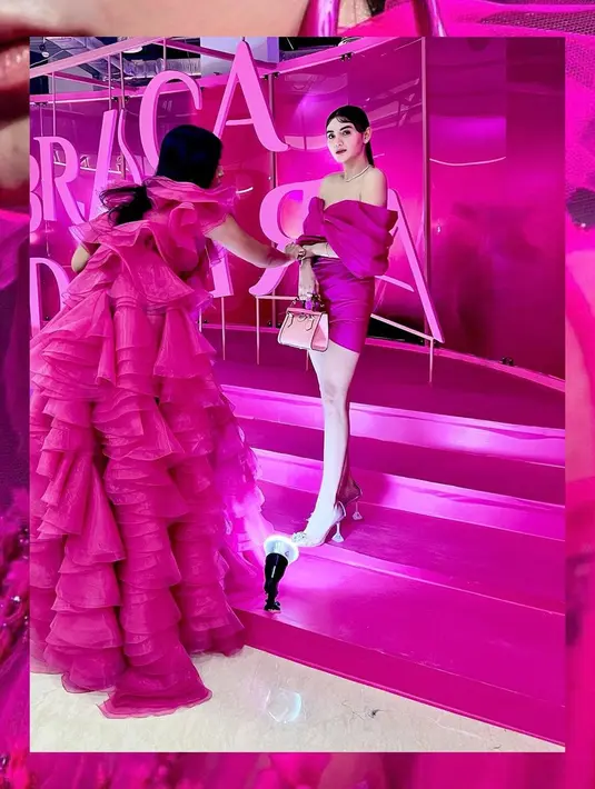 <p>Hilda Vitria tampak anggun dalam balutan mini dress berwarna fuschia. Kakinya yang jenjang membuatnya tampil bak seorang model. (Foto: Instagram/ moedjenan)</p>