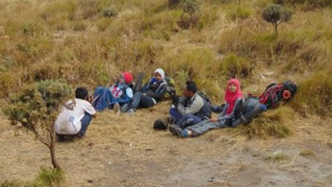 Mahasiswa Pascasarjana Biologi UGM Mendaki Merbabu 