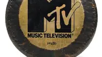 Gong baja yang digunakan oleh jaringan kabel MTV selama tahun 1980-an akan dilelang (Source: Bonhams)