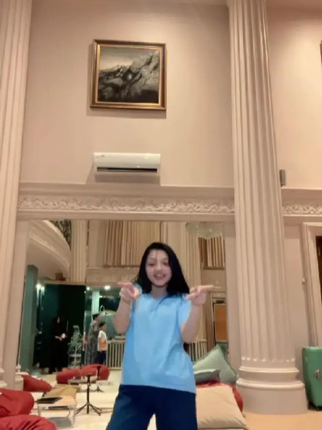 Pilar Dalam Rumah Anang Hermansyah dan Ashanty di Cinere (Foto: YouTube The Hermansyah A6)