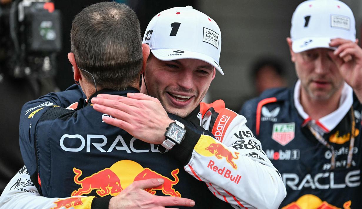 Kemenangan ini sekaligus keberhasilan Max Verstappen mempertahankan status pole position hingga akhir balapan. (Toshifumi KITAMURA/AFP)