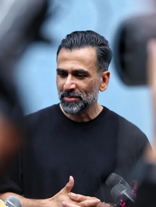 "(Axel) Akan lanjut kuliah. belum tau, kita menunggu axel betul-betul bebas murni dulu, setelah itu kita akan registrasi ulang," ujarnya. (Adrian Putra/Bintang.com)