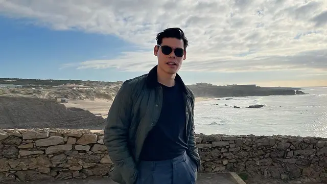 8 Potret Ruy Iskandar, Aktor Indonesia yang Main di Avatar: The Last Airbender