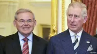 Bob Menendes (kiri) dan Prince Charles (kanan). (Reuters)
