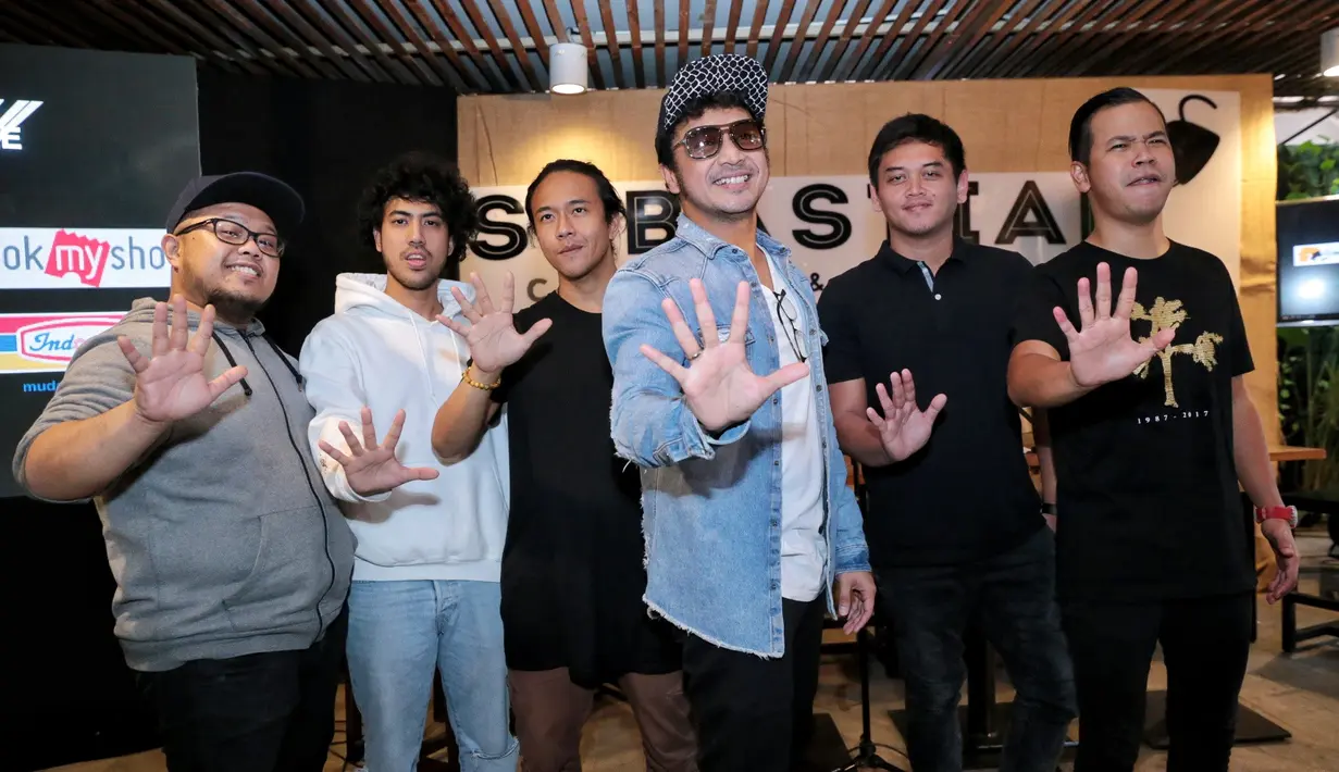 Konser ini dirasa tepat lantaran belum lama ini, Nidji baru saja meluncurkan album kelimanya, Love, Fake & Friendship. Hal itu diungkapkan oleh salah satu personelnya, Rama. (Adrian Putra/Bintang.com)