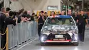 Camry hybrid, mobil Toyota terakhir yang diproduksi di pabrik Altona, Melbourne, Australia (3/10). Pada 3 Oktober 2017 Perusahaan Jepang Toyota menutup pabriknya di Australia setelah 54 tahun. (Toyota Australia via AP)