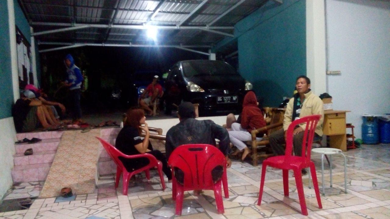 Warga Gerebek Aksi Pegawai Tanpa Busana Tak Biasa di Kamar Kos