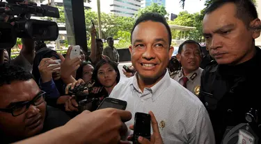 Menteri Pendidikan dan Kebudayaan (Mendikbud) Anies Baswedan mendatangi gedung KPK, Jakarta, Senin (15/12/2014). (Liputan6.com/Miftahul Hayat)