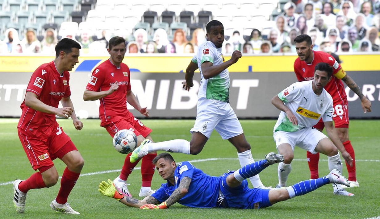 FOTO: Marcus Thuram Gemilang, Borussia Moenchengladbach ...