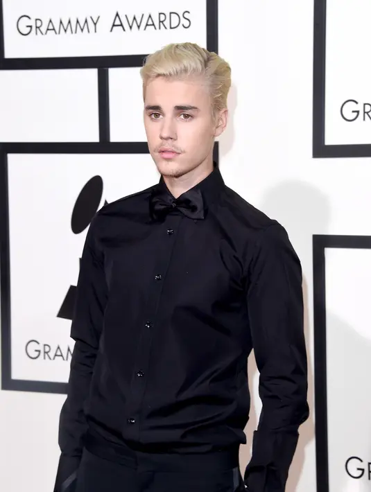 Sofia Richie gadis berumur 17 tahun itu sukses membuat Justin Bieber terpana. Keduanya saling mesra dan bergandengan saat berlibur ke Jepang. (Instagram)