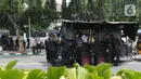Akses jalan Imam Bonjol pun ditutup untuk sementara dan arus lalu lintas dialihkan. (merdeka.com/Imam Buhori)