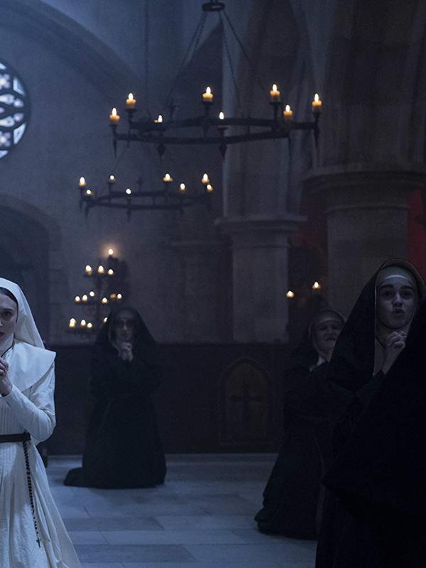 Adegan di film The Nun (Warner Bros)