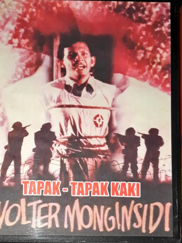 Poster film Tapak-tapak Kaki Wolter Monginsidi. (Foto: Koleksi Pribadi Daniel Irawan)