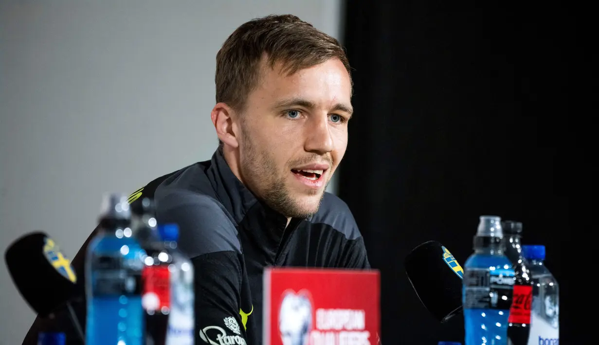 Kapten Republik Ceko, Tomas Soucek memberikan keterangan pers di Friends Arena, Stockholm, Swedia, Rabu (23/3/2022). Republik Ceko akan bertanding melawan tuan rumah Swedia pada play-off Piala Dunia 2022 di Friends Arena. (Claudio Bresciani /TT News Agency/Sweden Out/AFP)