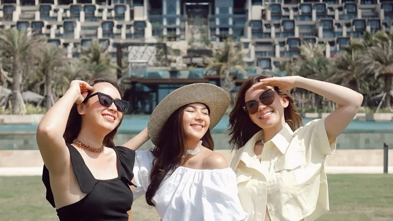 7 Momen Liburan Bareng Jessica Milla, Pamela Bowie dan Michelle Joan di Bali
