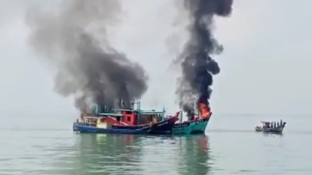 Penenggelaman kapal ikan asing pencuri ikan berbendera Malaysia di Belawan