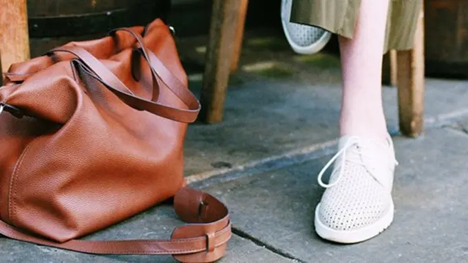 Mencegah bau tak sedap pada tas dan sepatu./Copyright pexels.com