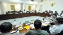 Suasana rapat terbatas tanpa kehadiran Presiden Joko Widodo di Kantor Presiden, Komplek Istana Kepresidenan, Jakarta, Rabu (18/3/2015). Rapat tersebut membahas politik hukum dan HAM. (Liputan6.com/Faizal Fanani)