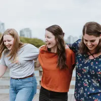 Social quotient merupakan satu dari empat jenis kecerdasan yang sangat penting dalam kehidupan. (Foto: Unsplash/Priscilla Du Preez)