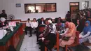 Sejumlah saksi dari jaksa penuntut umum (JPU) menghadiri sidang kasus penipuan First Travel di Pengadilan Negeri Depok, Rabu (14/3). Sidang dengan agenda mendengarkan keterangan saksi itu menghadirkan penyanyi Vicky Shu. (Kapanlagi/Budy Santoso)