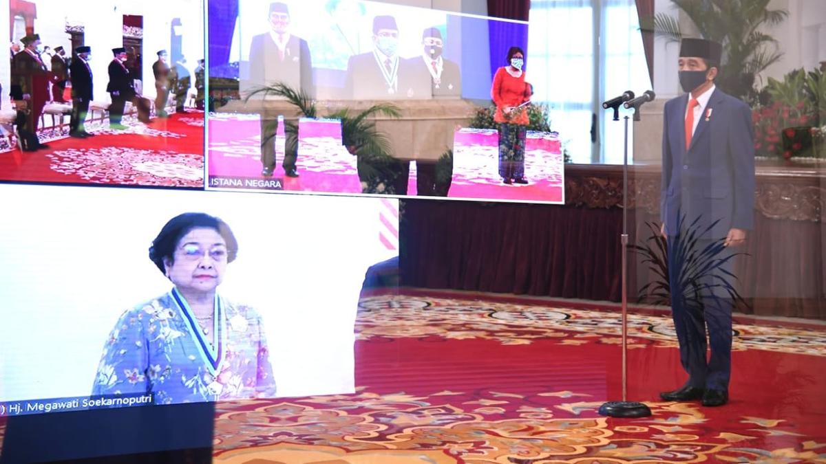 075903600_1597304379-Megawati_-penghargaan_1.jpg